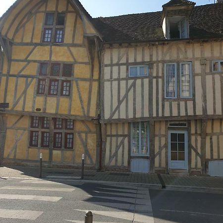 Maison du Dauphin 1534 Troyes Exterior foto