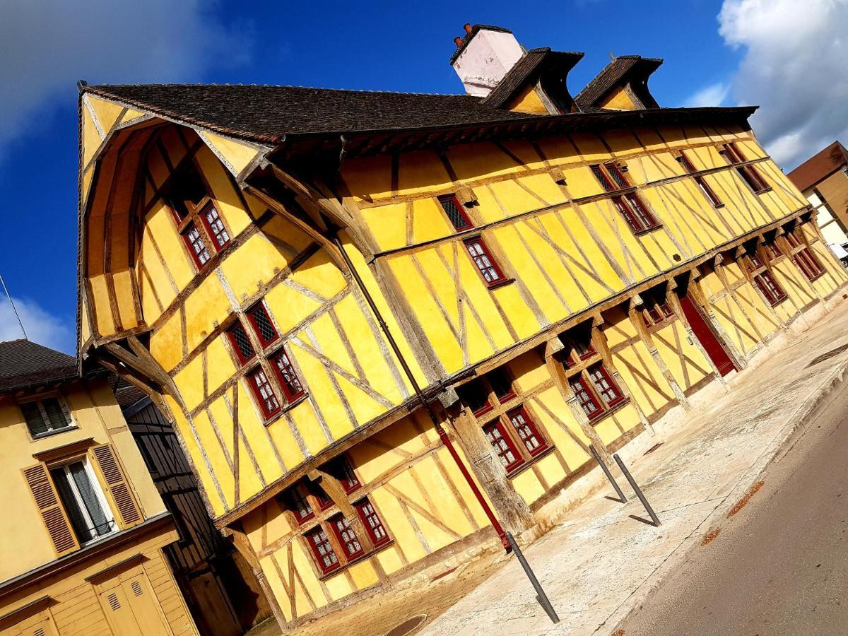 Maison du Dauphin 1534 Troyes Exterior foto